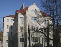 Увеличить фотографию 16-ти квартирного жилого дома, с нежилыми помещениями по ул. Каменной, 8 в г.Калининграде